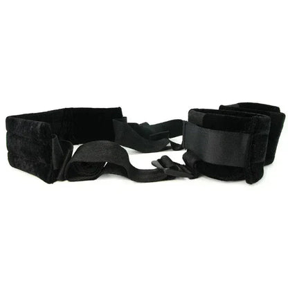 Close-up of the adjustable position spreader strap neck cushion, highlighting the soft curved padding.