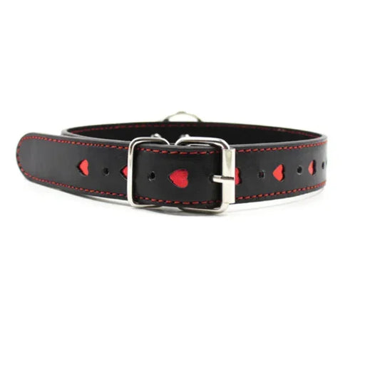 Close-up of the Plesur ornate PU leather heart collar buckle strap, highlighting the adjustable holes, metal buckle, and heart detailing near the closure.