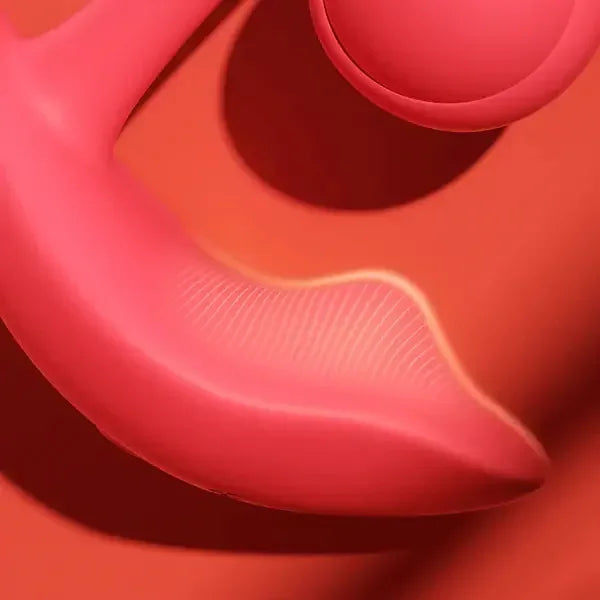 video showcasing the Melody vibrator's clitoral stimulation with the smooth liquid silicone surface and ergonomic design